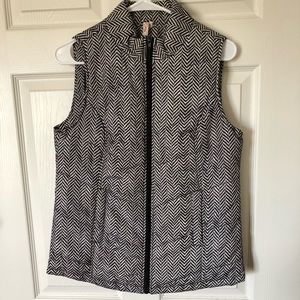 New red camel black and white vest size medium